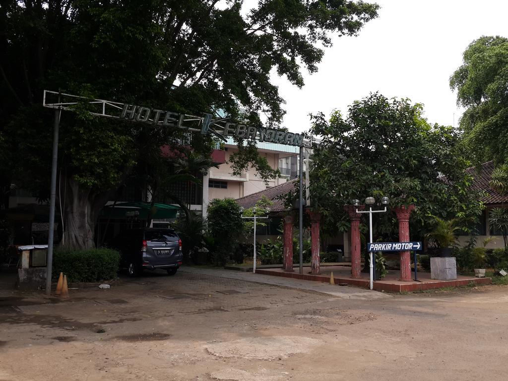 ג'קרטה Reddoorz Plus Near Kebayoran Baru Blok S מראה חיצוני תמונה