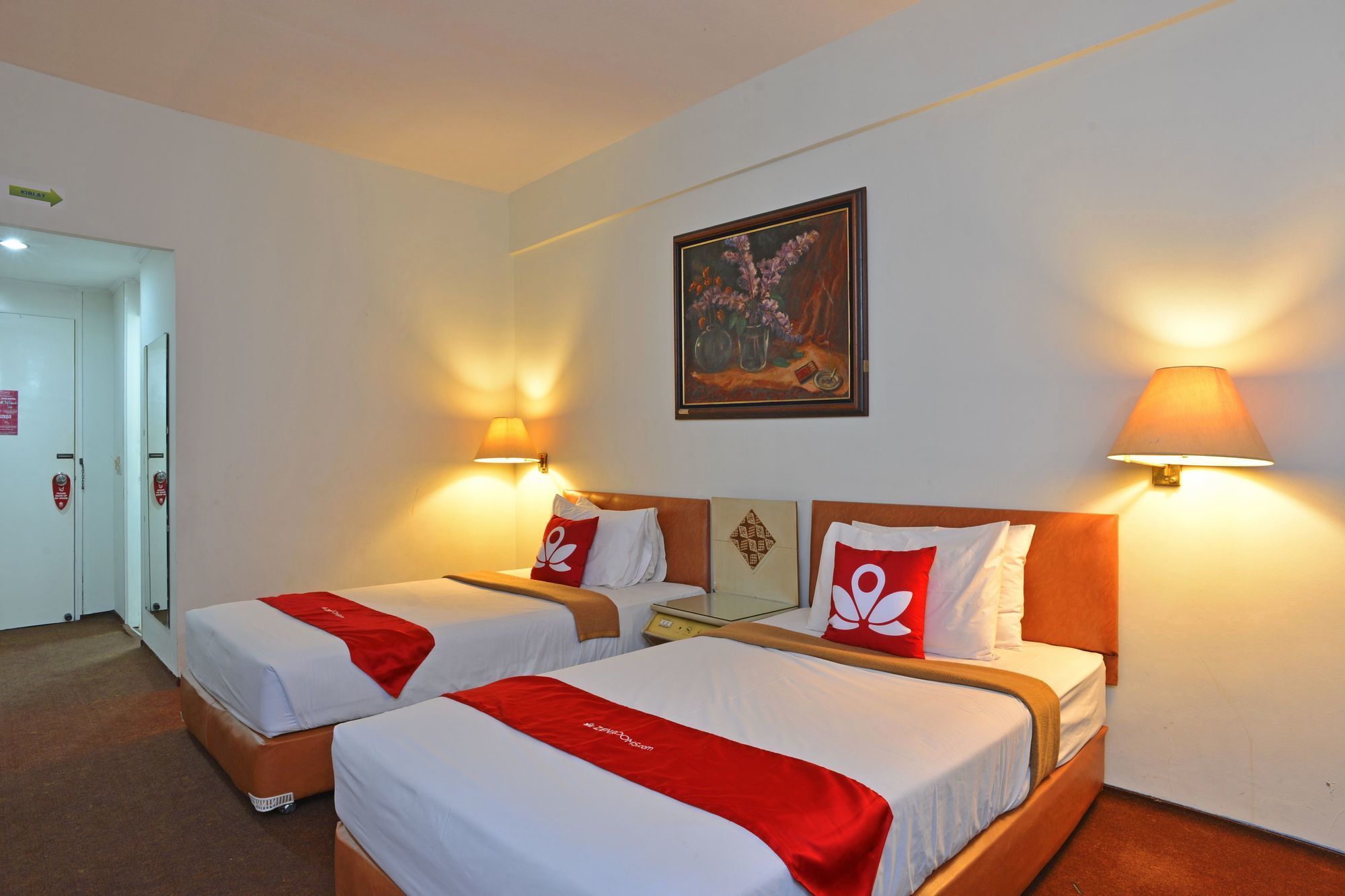ג'קרטה Reddoorz Plus Near Kebayoran Baru Blok S מראה חיצוני תמונה